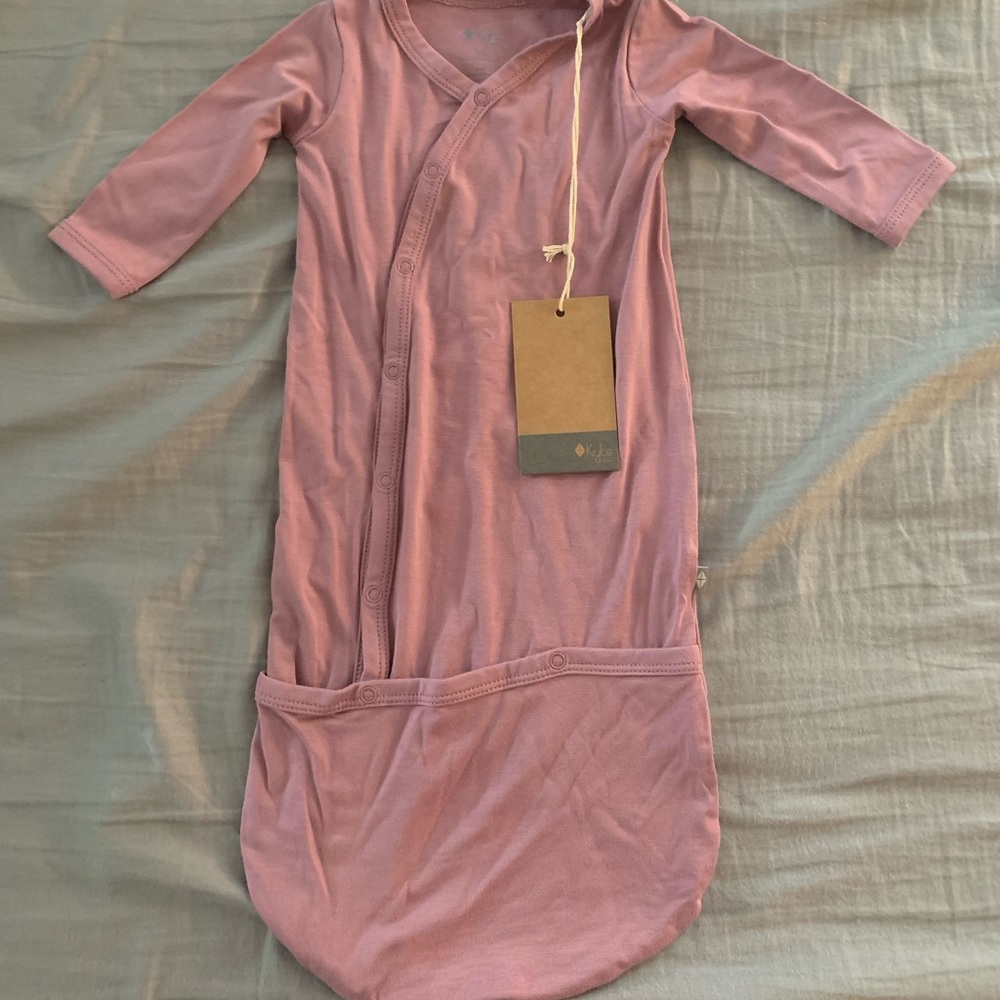 NWT Kyte baby bundler mulberry gown size newborn - Picture 1 of 4